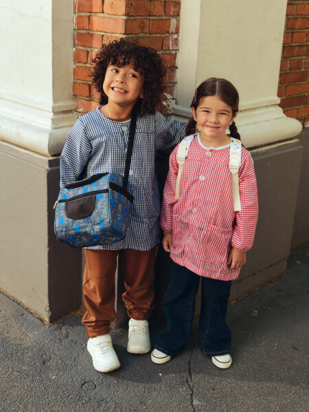 PINTOR ROJO PRENDIDO ADELANTE ROJO