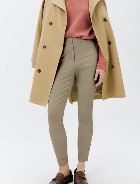 PANTALÓN BÁSICO SASTRERO BEIGE