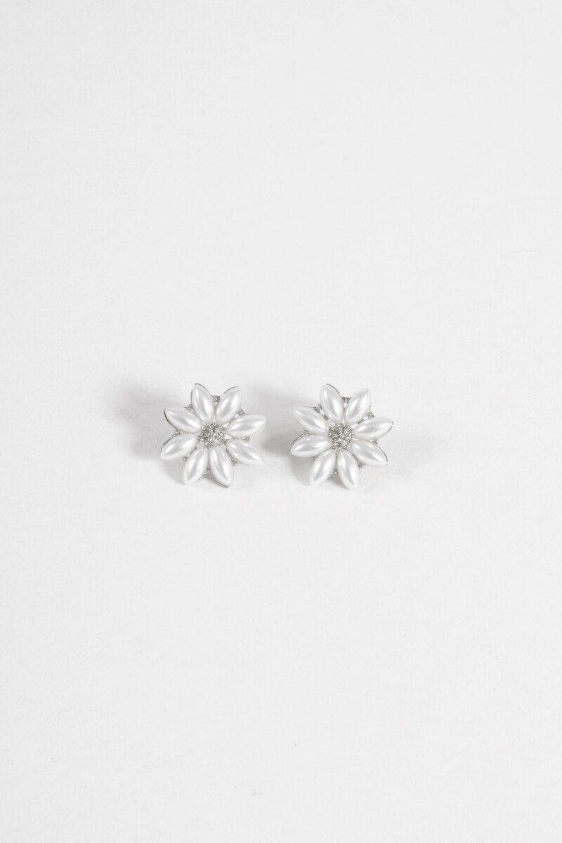 Caravanas flor perla plateado