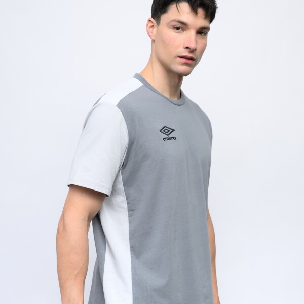 REMERA CUTS Umbro Hombre 059