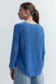 Sweater cinta con ruedo curvo azul regata