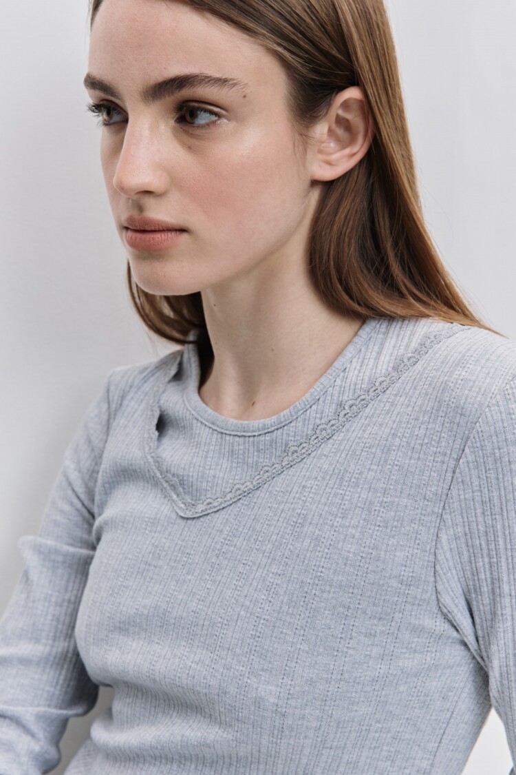 REMERA RUGA Gris Melange