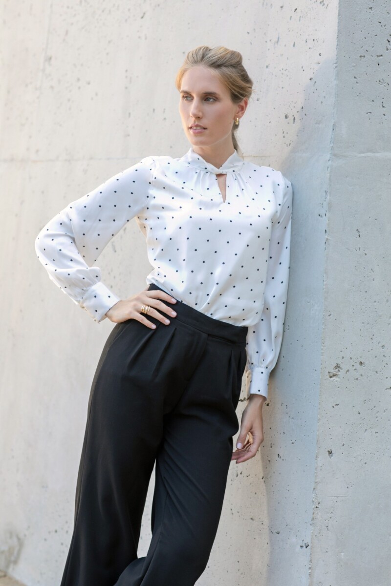 Blusa con Motas. Blusa con Motas.