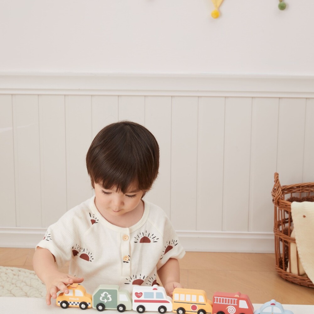 Set x9 vehiculos juguete madera viga Set x9 vehiculos juguete madera viga