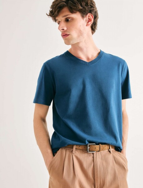 CAMISETA BÁSICA MANGA CORTA CUELLO EN V AZUL