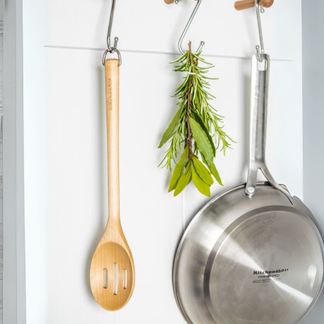 Cuchara Madera Ranurada con Gancho 32 cm Cuchara Madera Ranurada con Gancho 32 cm
