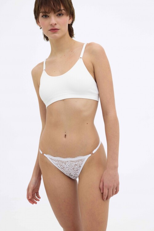 Colaless Paulina Blanco