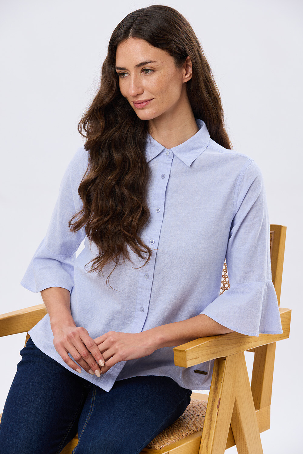 CAMISA DE LINO CON VOLADOS Lavanda