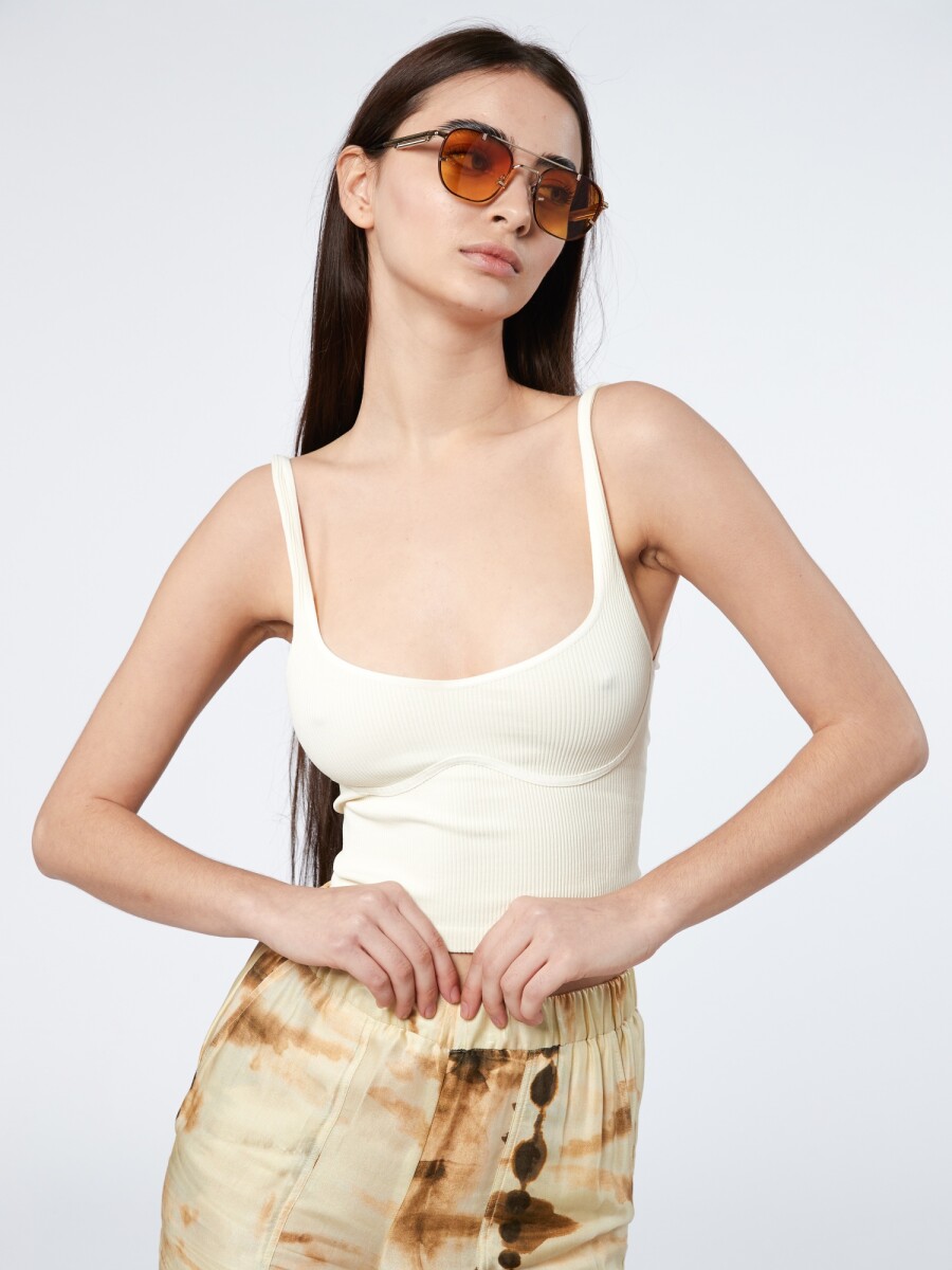 MEG SEAMLESS CROP 