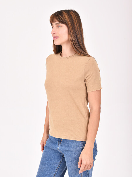 REMERA LIORA BEIGE OSCURO