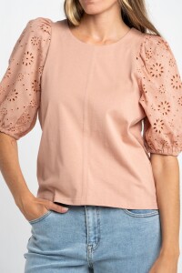 Remera Manga Globo Broderie Rosa
