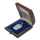 Medalla antigua en oro blanco 18k con imagen de la virgen en nácar y diamantes Medalla antigua en oro blanco 18k con imagen de la virgen en nácar y diamantes