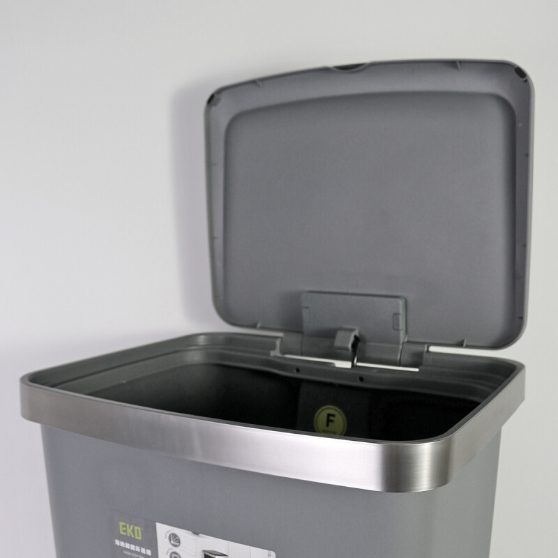 BASURERO PLAST GRIS C/PEDAL 31X37X65CM Unica