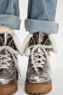 BOTA COZY JASPER HIKER ANKLE Plata