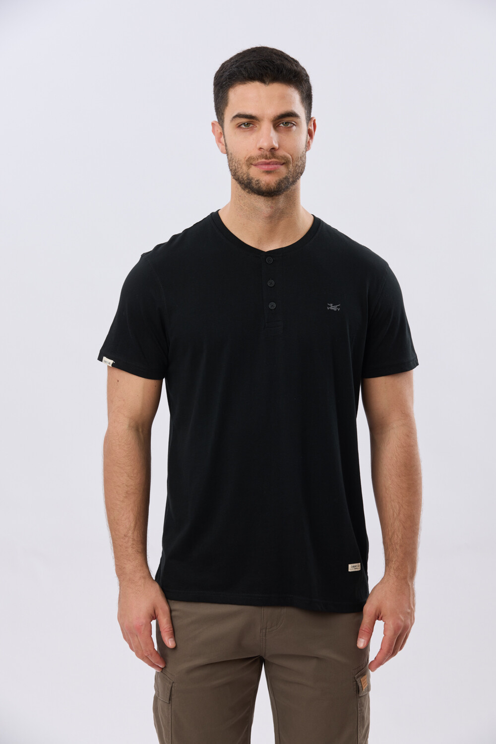 REMERA LISA DE ALGODÓN Negro