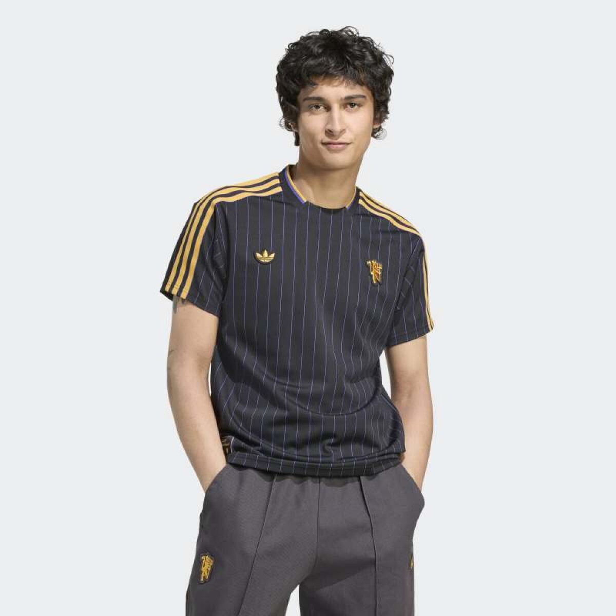 Remera Adidas Manchester United Terrace Icons - Negro 