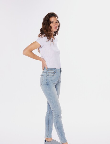 PANTALÓN DE JEAN SKINNY Celeste