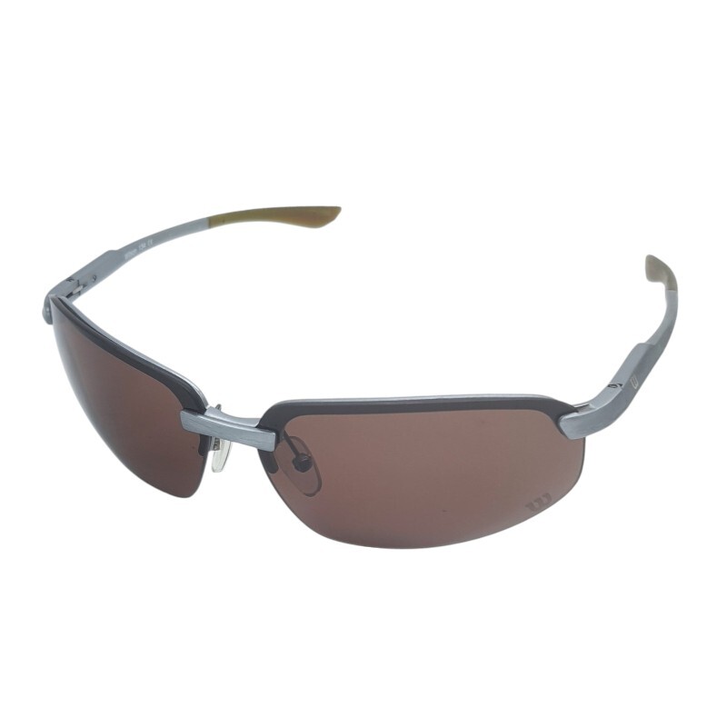 WL102935 grisuniforme