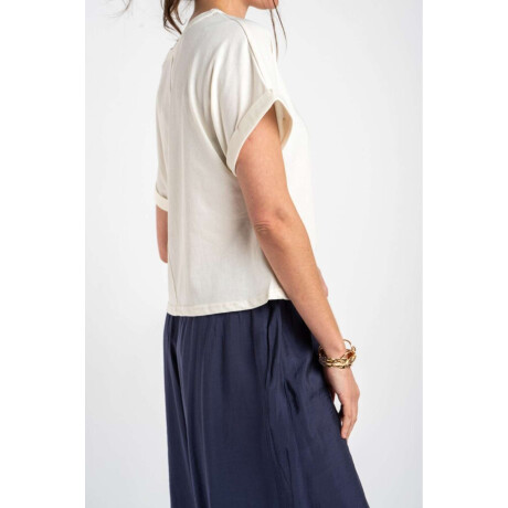 Remera Off White