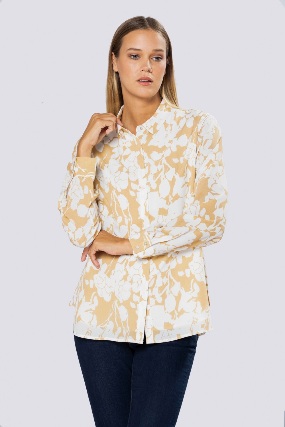 BLUSA ESTAMPADA Mostaza