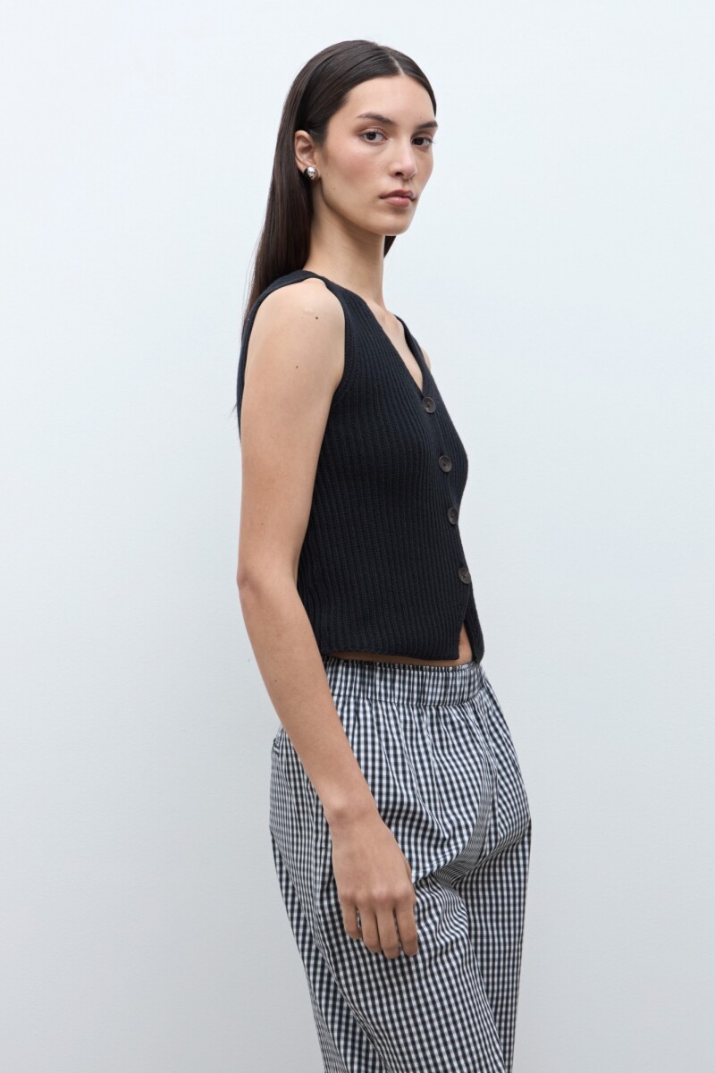 Chaleco tejido escote V negro