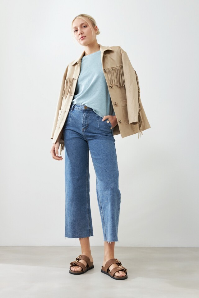 Jean culotte Paulina con botones metálicos jean medio