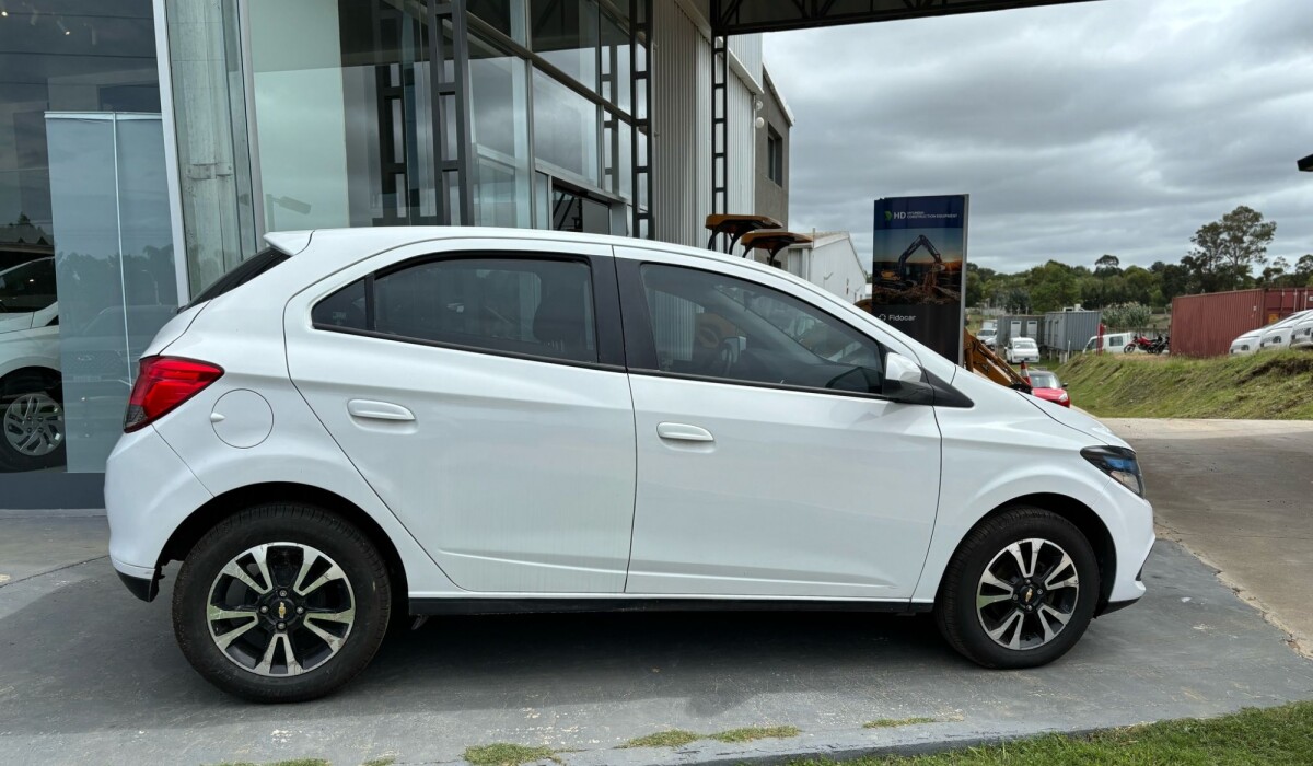 Chevrolet Onix LTZ AT - 2014 Chevrolet Onix LTZ AT - 2014