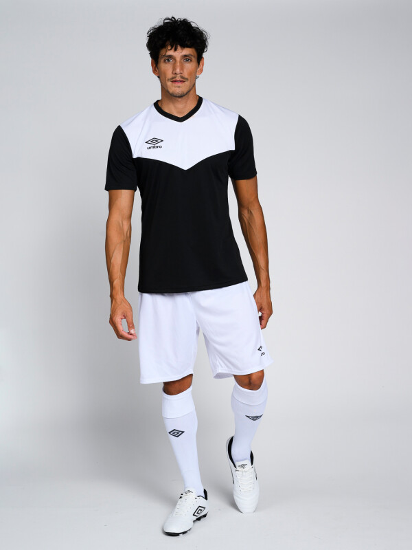 Equipo de futbol express Umbro Hombre V29