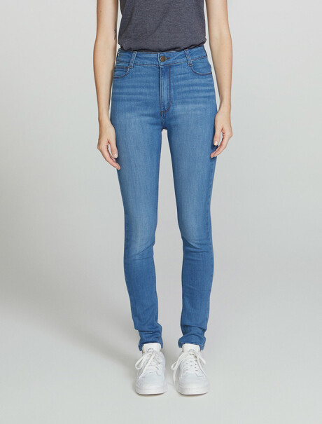 PANTALÓN DE JEAN CINTURA MEDIA SKINNY CELESTE