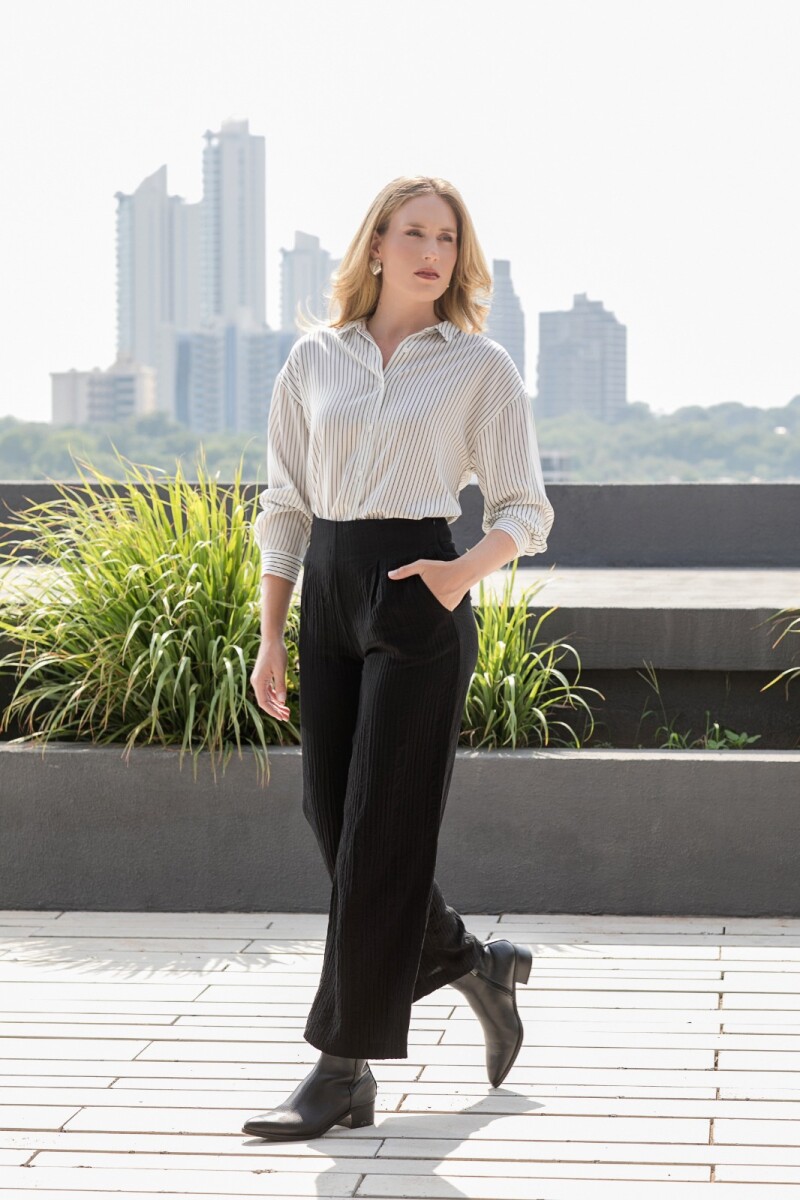 Pantalón con Pinza. - Negro 