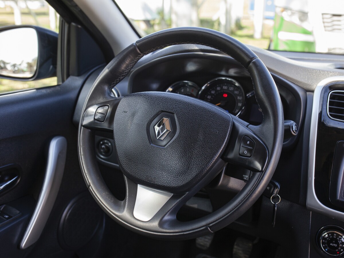 Renault Sandero Privilege Extra Full | Permuta / Financia Renault Sandero Privilege Extra Full | Permuta / Financia