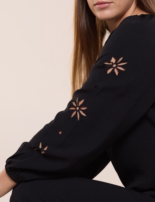 Blusa Con Calado Lateral Floral NEGRO