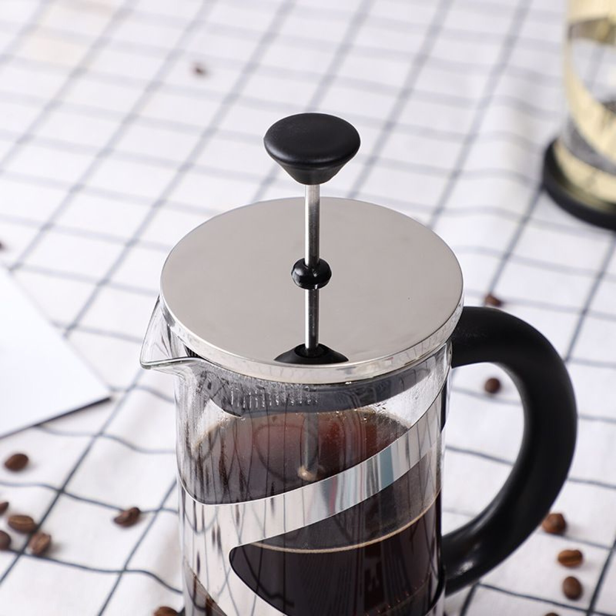 Cómo infusionar café en una cafetera de embolo