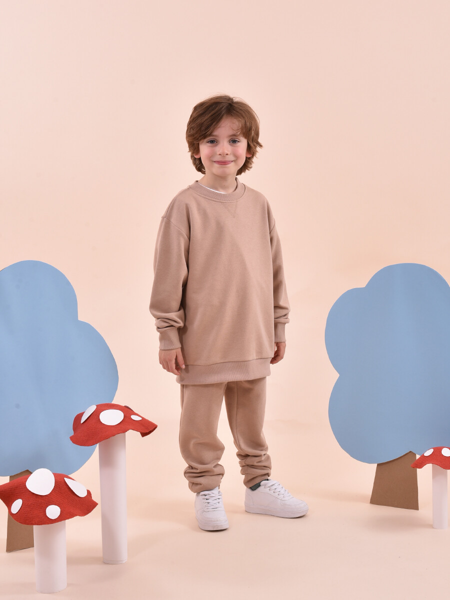 BUZO TOMÁS BOY - BEIGE OSCURO 