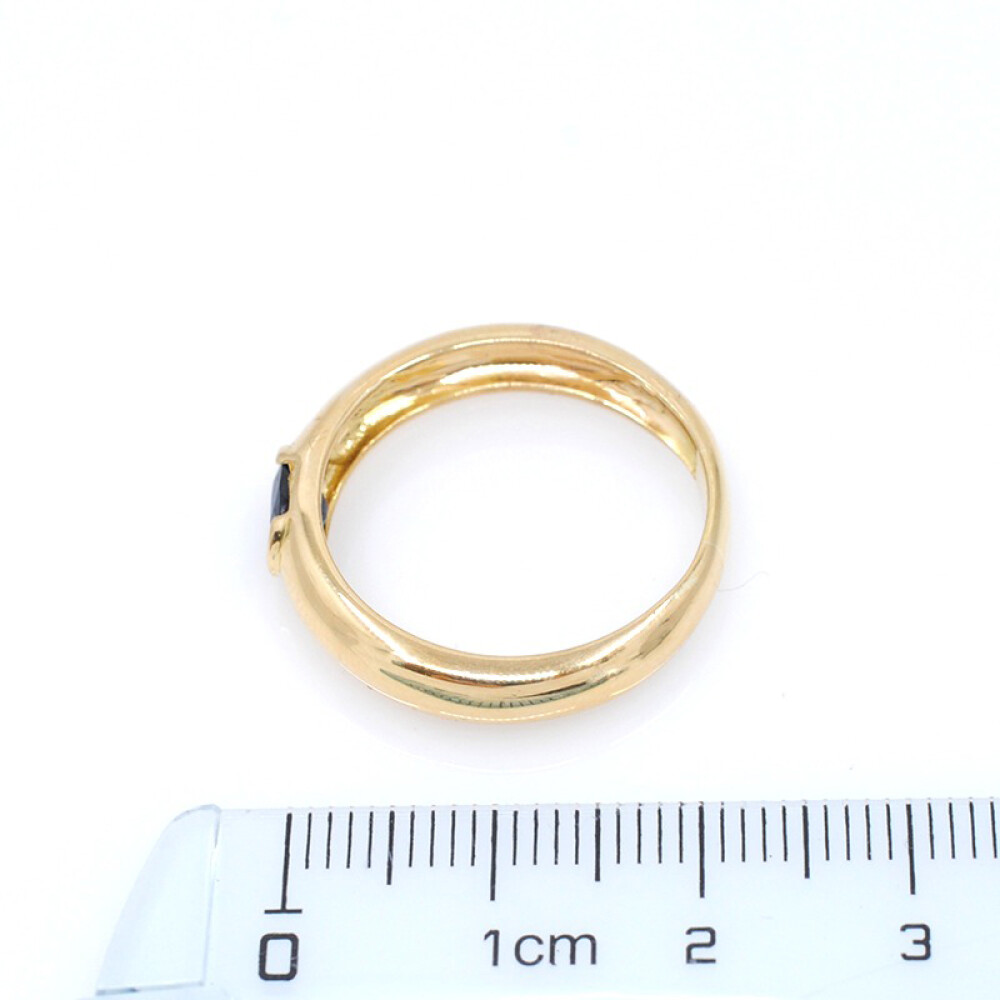 Anillo en oro 18k amarillo y zafiro oval Anillo en oro 18k amarillo y zafiro oval