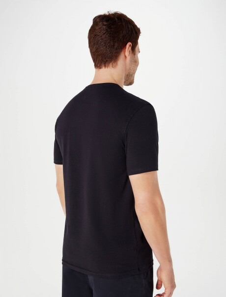 CAMISETA UNISSEX ESCOTE V NEGRO