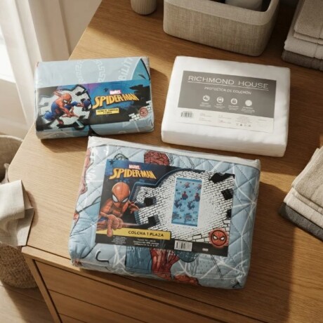 Combo Infantil 1 Plaza: Colcha + Sábanas + Protector Disney Spiderman Celeste