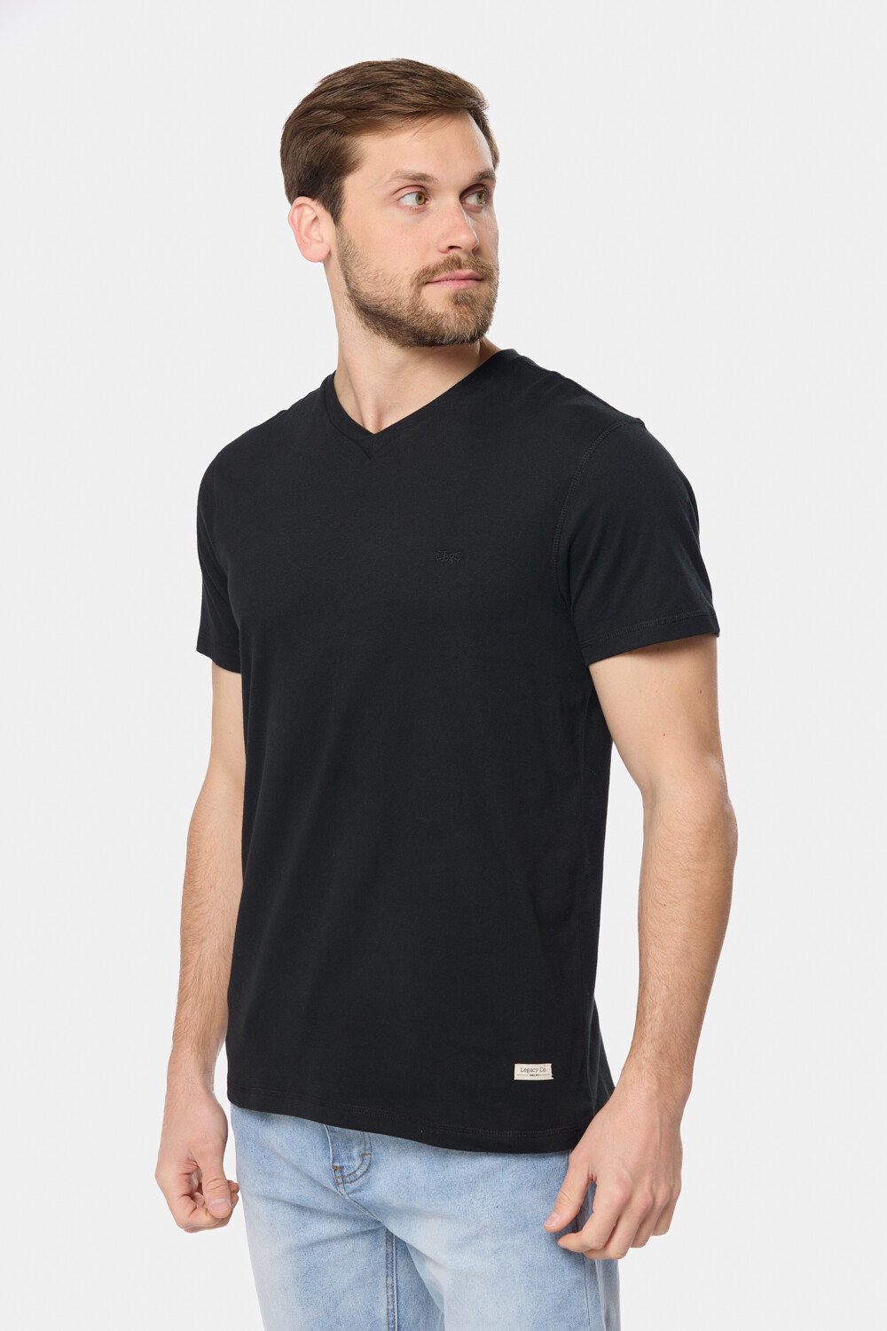 REMERA LISA ESCOTE V Negro
