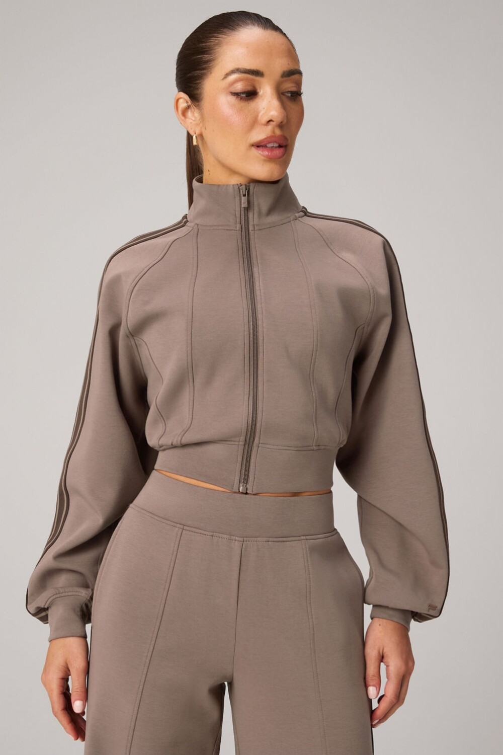 Casaca Elevated Track Jacket Mujer Desert Shadows/Dark Sienna