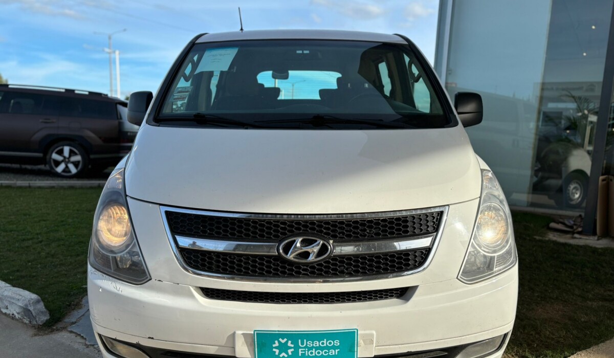 Hyundai H1 12Plz Minibus Diesel - 2014 Hyundai H1 12Plz Minibus Diesel - 2014