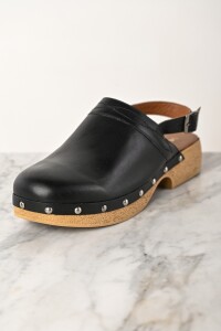 Zueco Cuero Negro