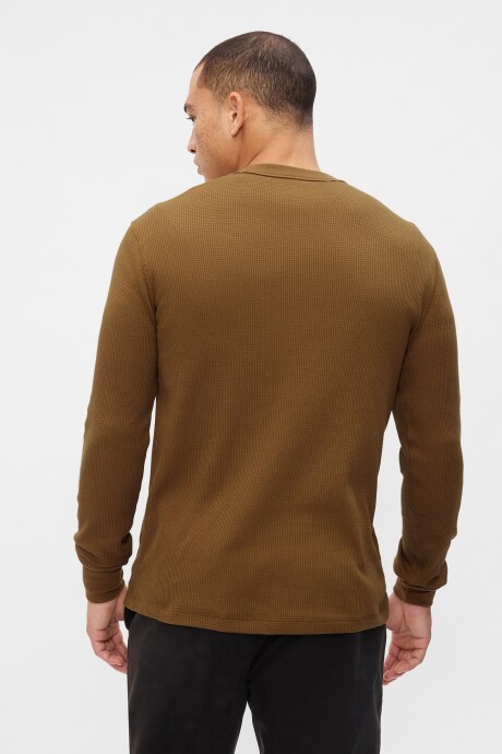 Buzo Waffle Hombre Palomino Brown Global