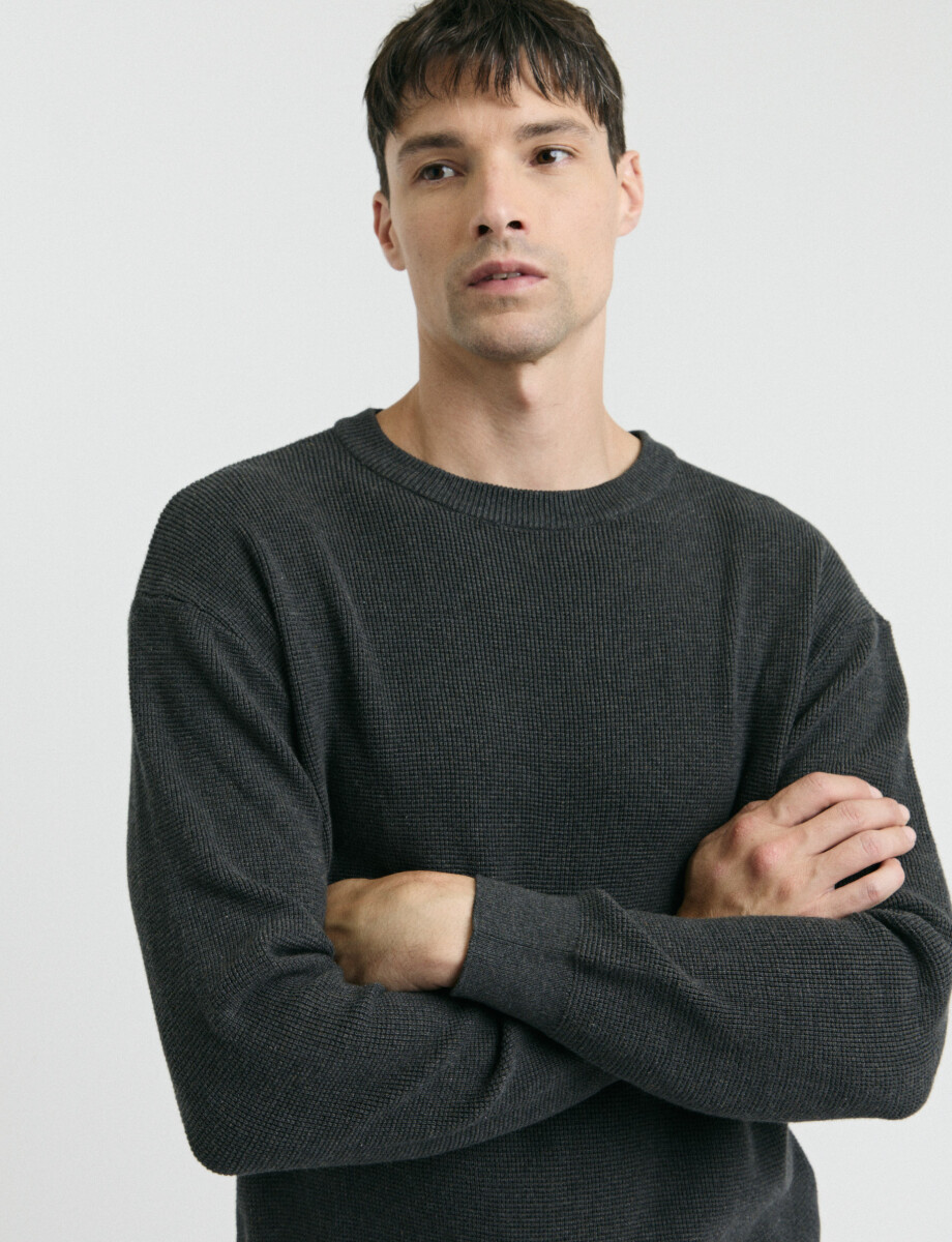 470585 SWEATER FERAUD Negro