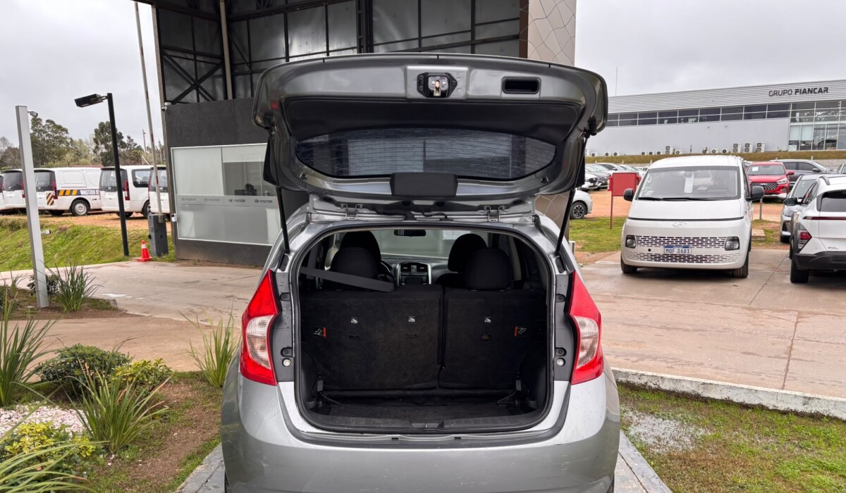 Nissan Note Advance CVT - 2015 Nissan Note Advance CVT - 2015