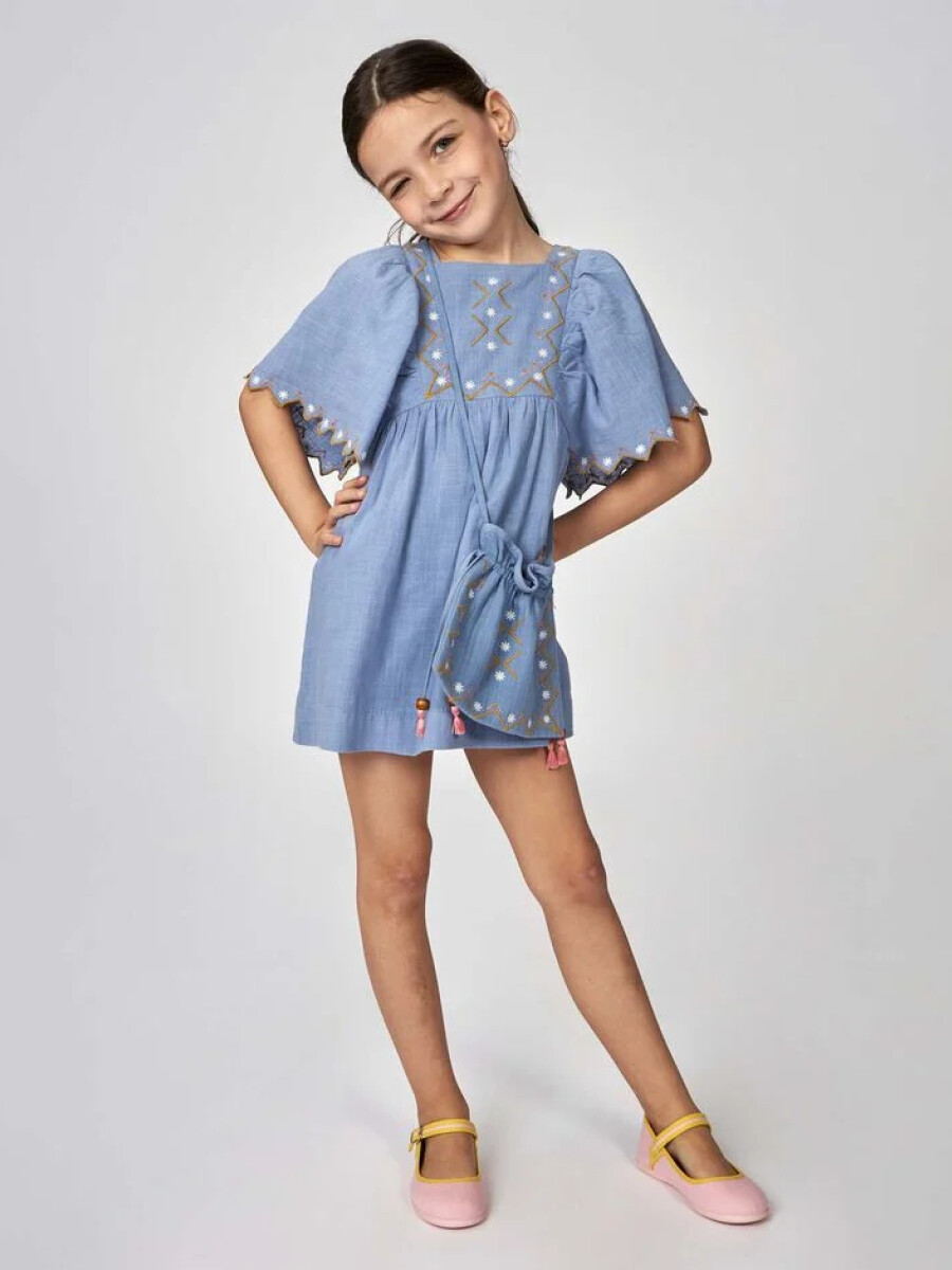 Vestido Con Bordados Azul Claro