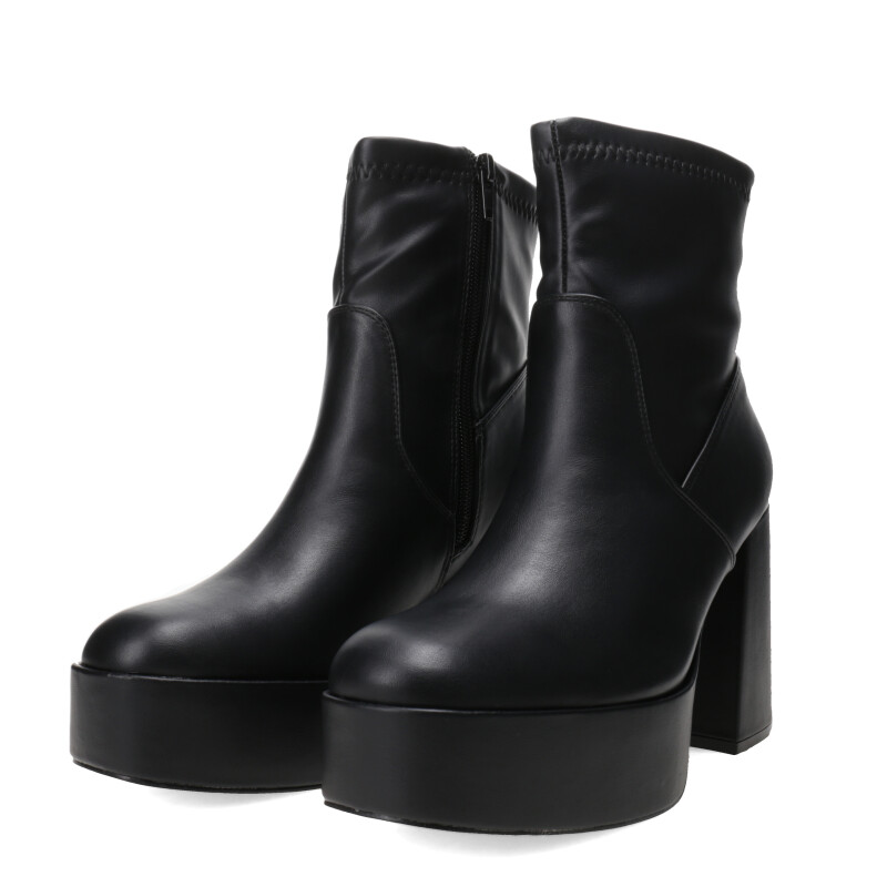 Bota de Mujer Miss Carol PLACID con simil cuero elastizado Negro