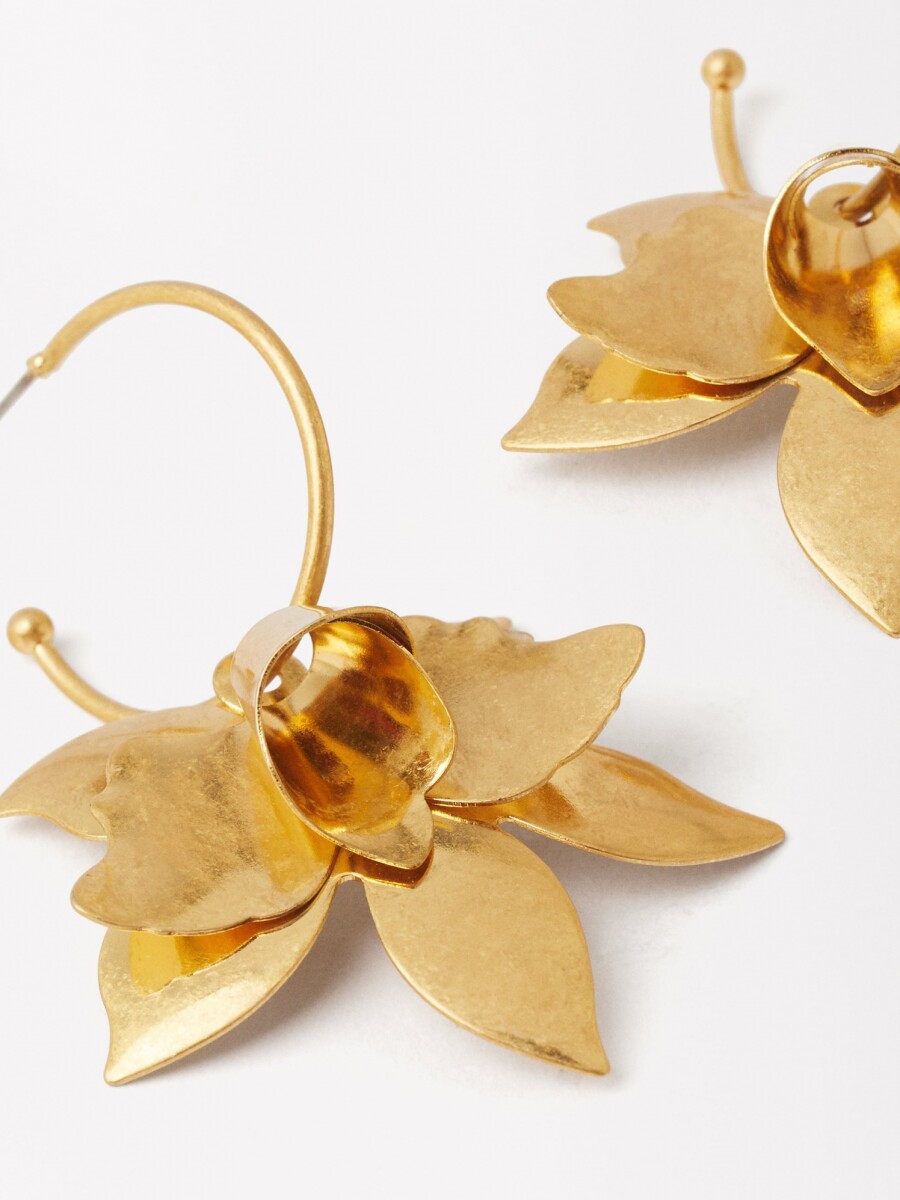 Aros Abiertos Con Maxi Flor dorado