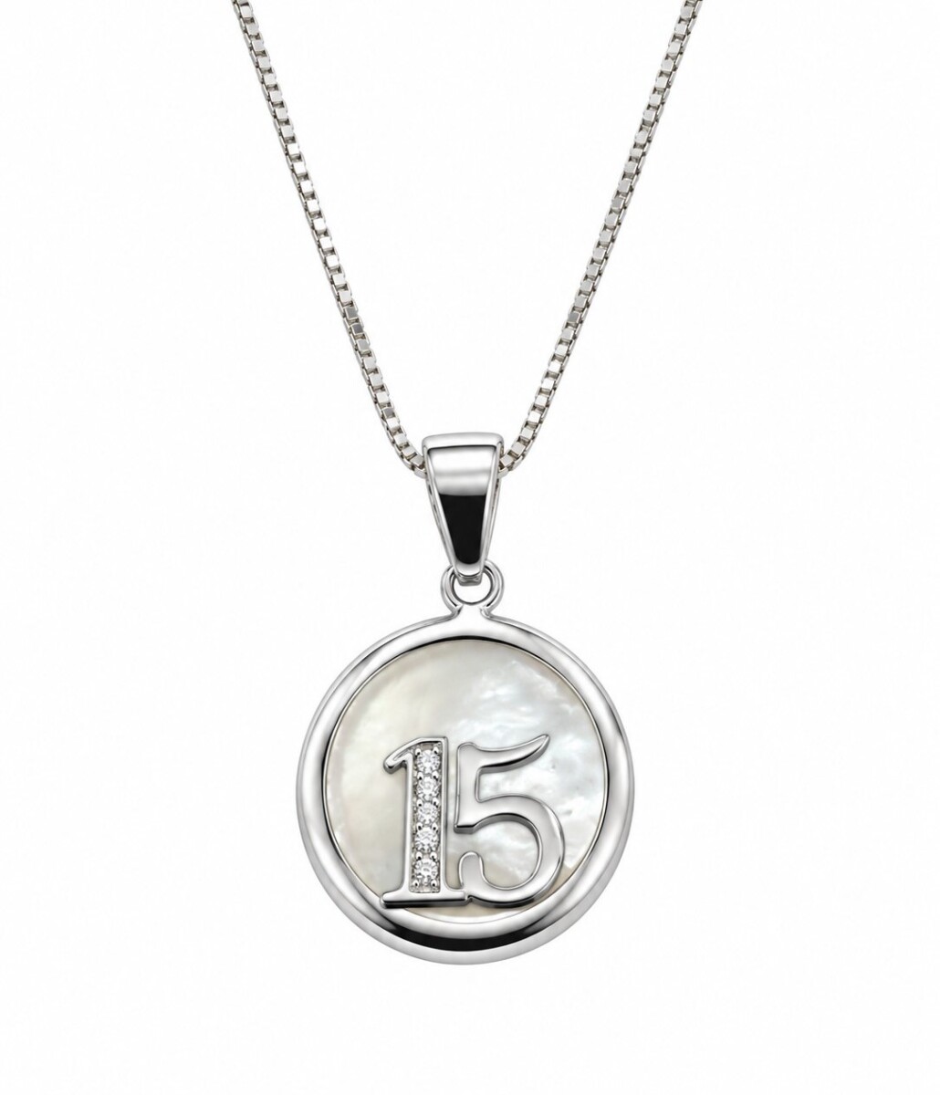 Cadena con medalla 15 con Nácar 
