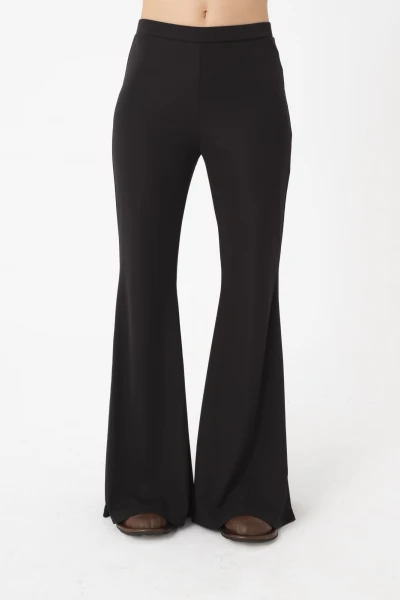 PANTALÓN FLARE. Negro