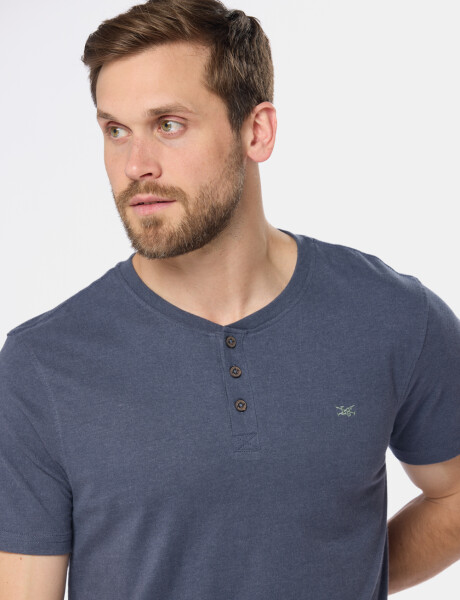 REMERA LISA CON BOTONES Azul